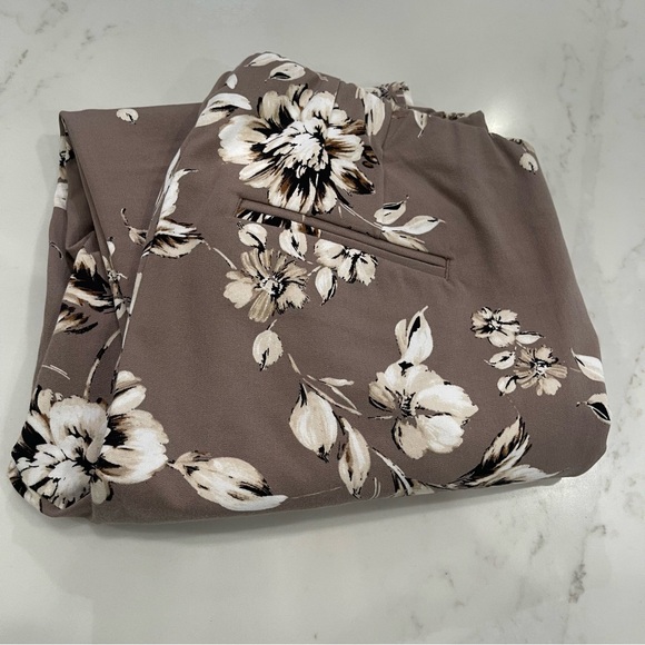 NWOT! J.Jill Woman’s Floral Print Pants w. Elastic Waistband - Picture 2 of 16